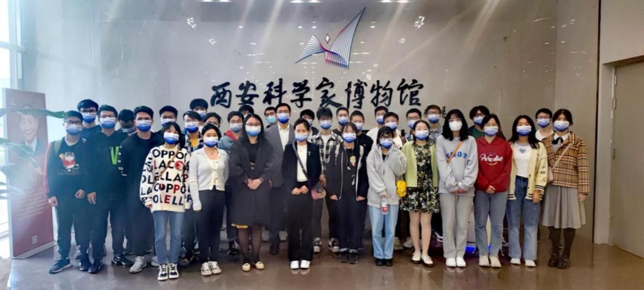 2026世界杯官方合作网站荣获2022-2023学年校级先进员工党支部、党建先进个人和优秀员工共产党员荣誉称号